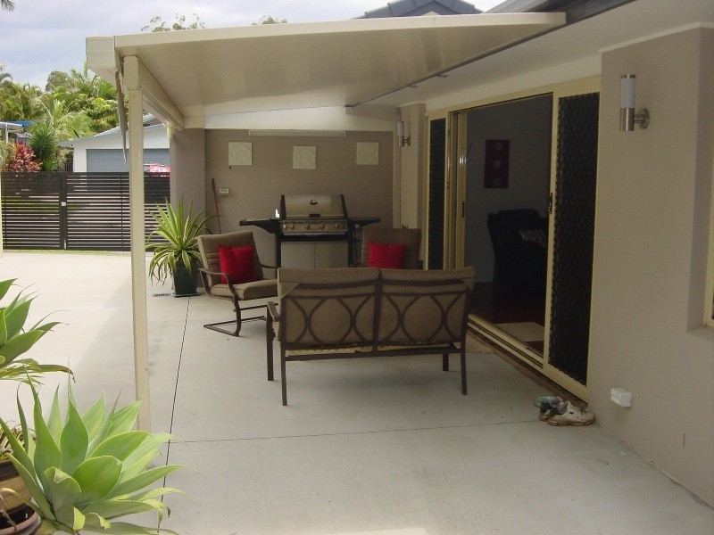 2 Grenaside Court, Robina QLD 4226