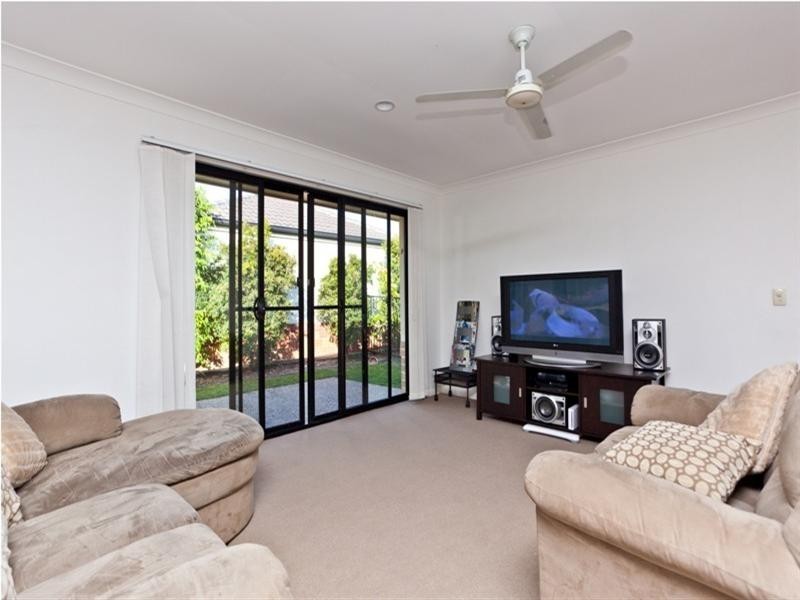 4 Picabeen Close, Robina QLD 4226