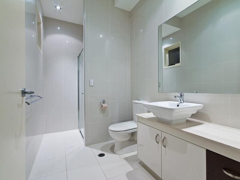 15 Port Peyra Crescent, Varsity Lakes QLD 4227