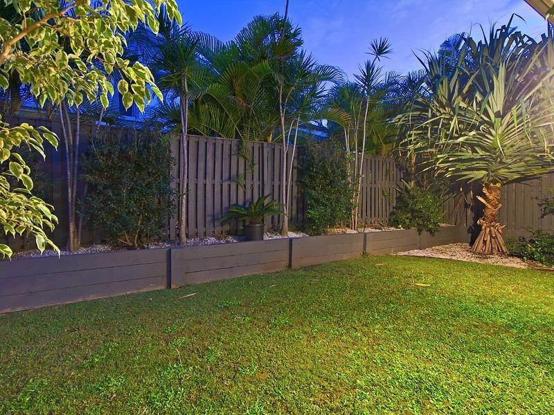 15 Port Peyra Crescent, Varsity Lakes QLD 4227