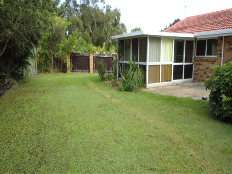 8 Jade Stone Court, Carrara QLD 4211