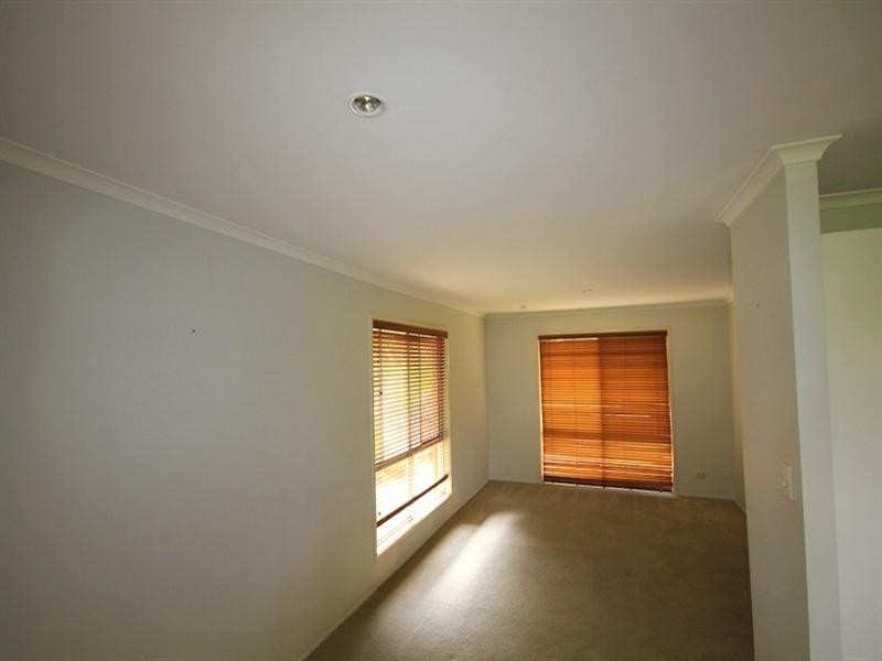 8 Jade Stone Court, Carrara QLD 4211