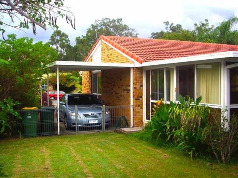 8 Jade Stone Court, Carrara QLD 4211