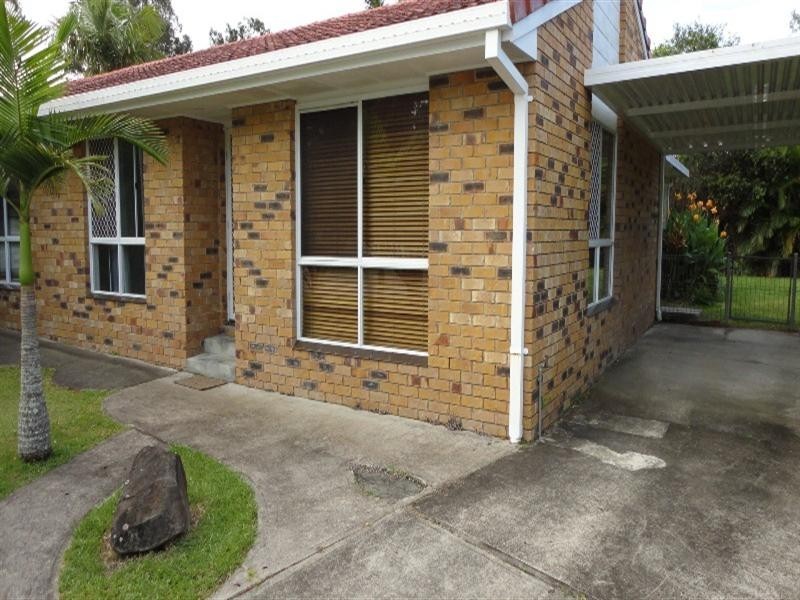 8 Jade Stone Court, Carrara QLD 4211