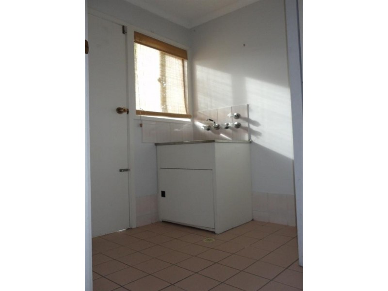 8 Jade Stone Court, Carrara QLD 4211