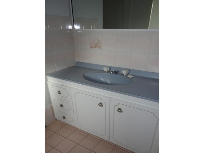 8 Jade Stone Court, Carrara QLD 4211