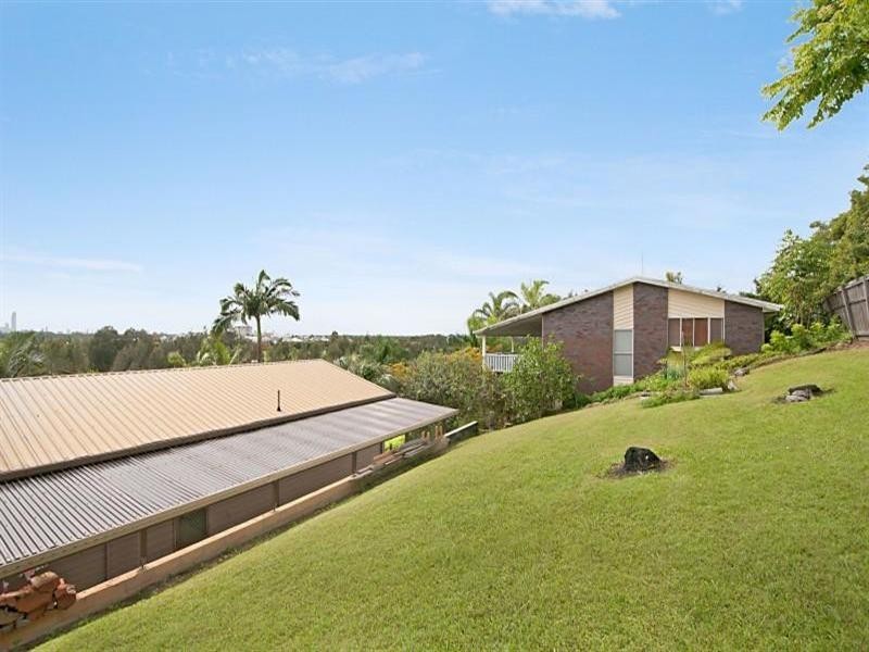 98 Plateau Crescent, Carrara QLD 4211