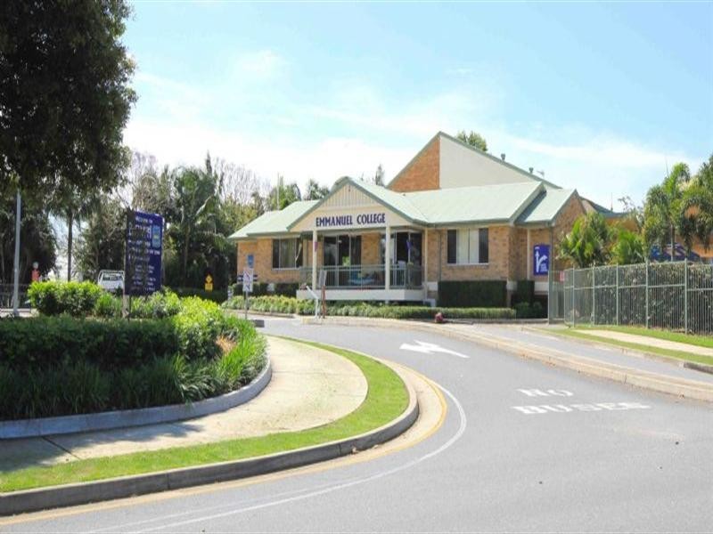 63 Paddington Drive, Carrara QLD 4211