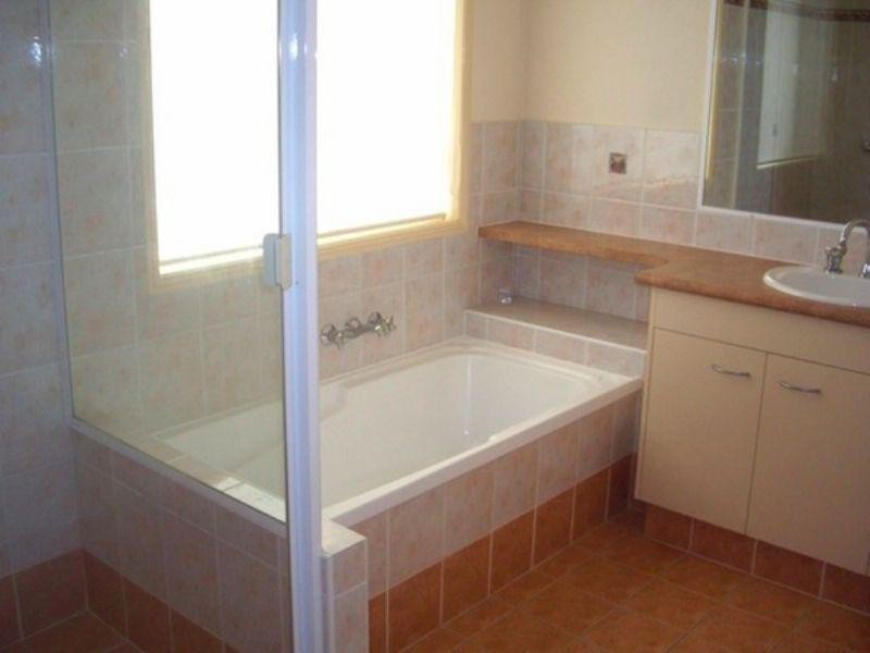 63 Paddington Drive, Carrara QLD 4211