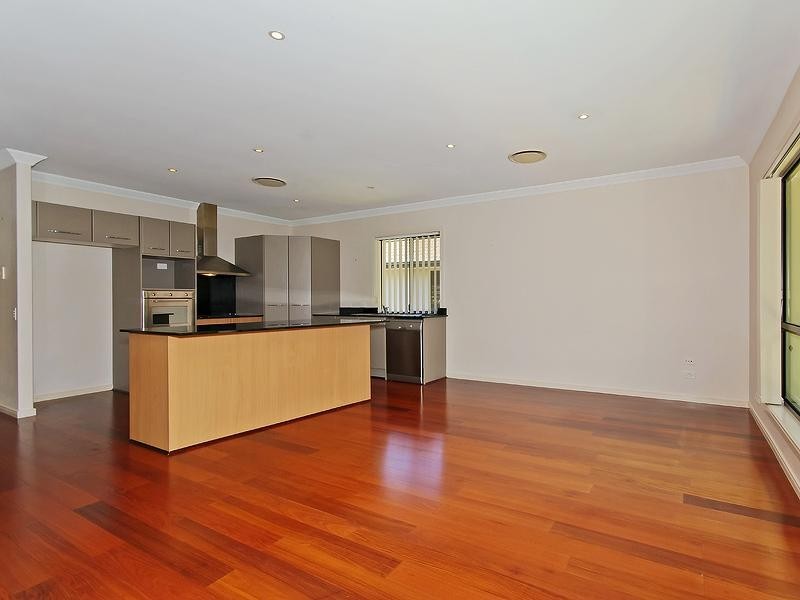 16 Northpoint Close, Robina QLD 4226