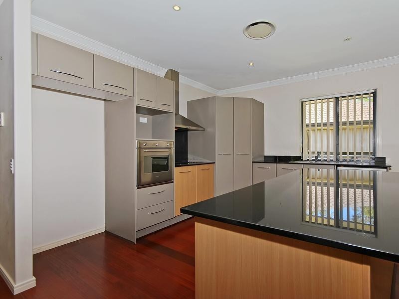 16 Northpoint Close, Robina QLD 4226