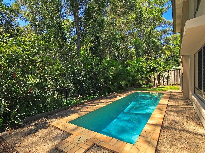 16 Northpoint Close, Robina QLD 4226