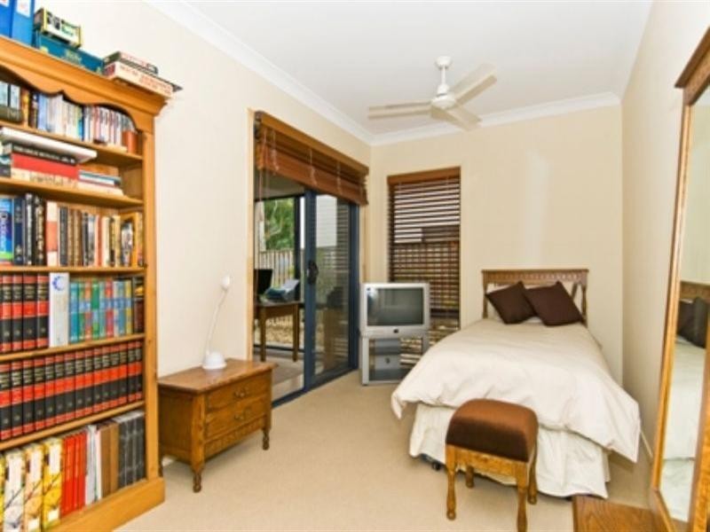 16 Northpoint Close, Robina QLD 4226