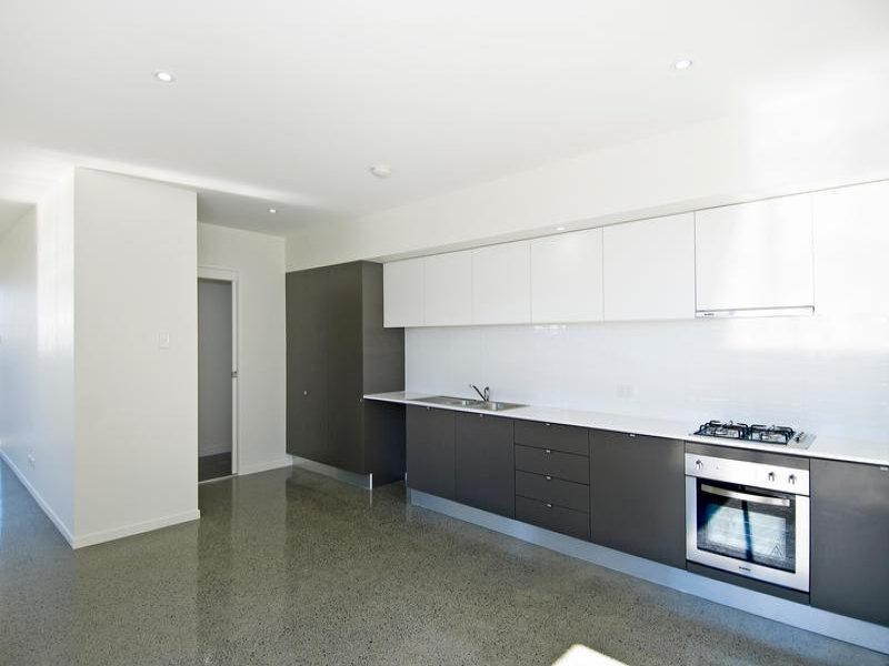50 South Bay Drive, Varsity Lakes QLD 4227