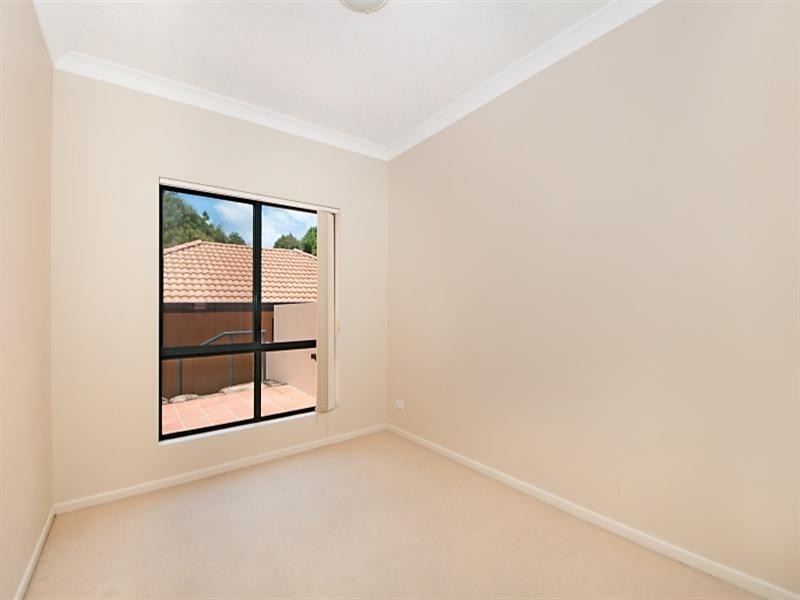 99/85 Palm Meadows Drive, Carrara QLD 4211