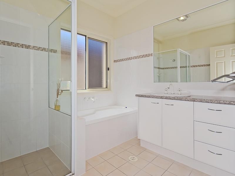 52 Bayswater Avenue, Varsity Lakes QLD 4227