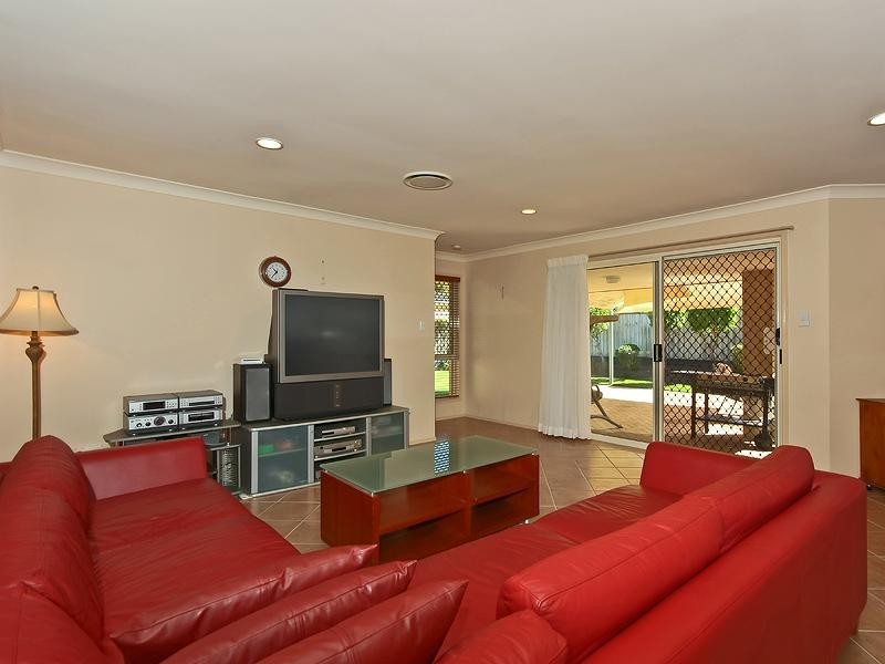5 Rainbow Fern Court, Robina QLD 4226