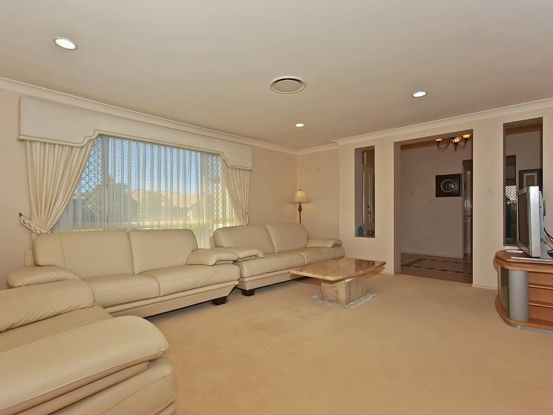 5 Rainbow Fern Court, Robina QLD 4226