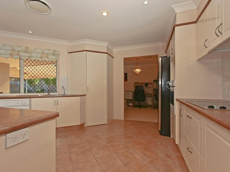 5 Rainbow Fern Court, Robina QLD 4226