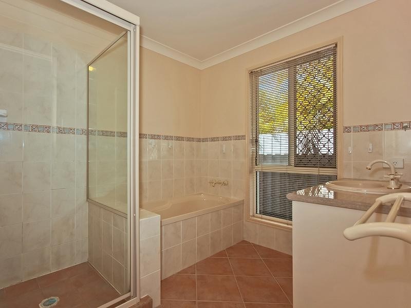 5 Rainbow Fern Court, Robina QLD 4226