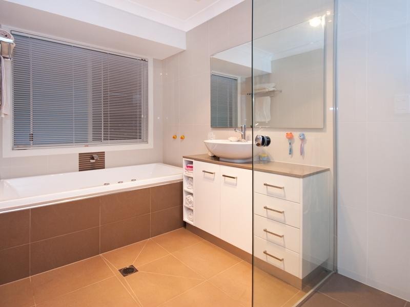 16 Sawgrass Place, Robina QLD 4226
