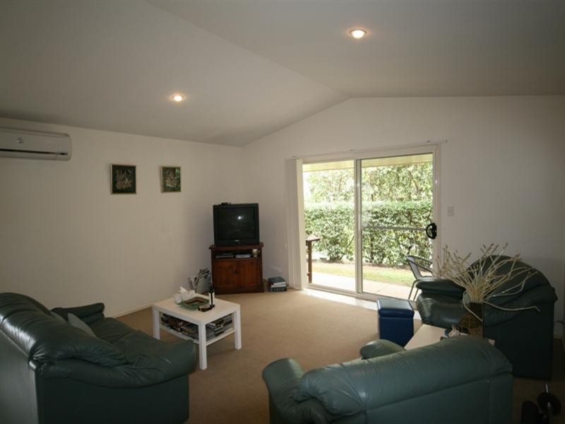 3 Sharscay Close, Burleigh Heads QLD 4220