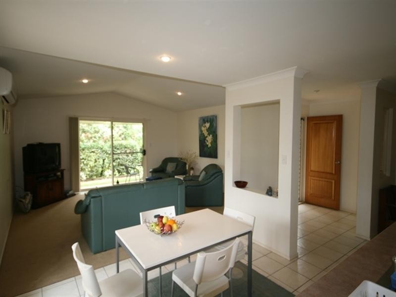 3 Sharscay Close, Burleigh Heads QLD 4220