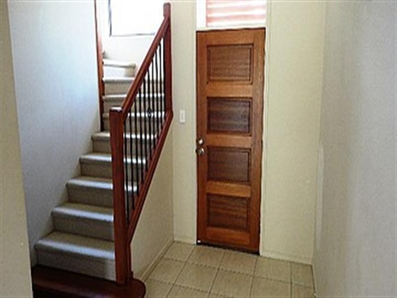 2/2 North Shore Drive, Varsity Lakes QLD 4227