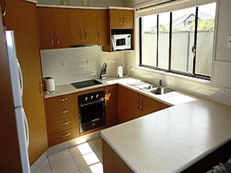 2/2 North Shore Drive, Varsity Lakes QLD 4227