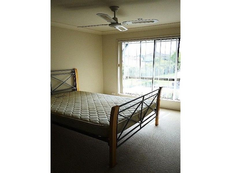 2/2 North Shore Drive, Varsity Lakes QLD 4227