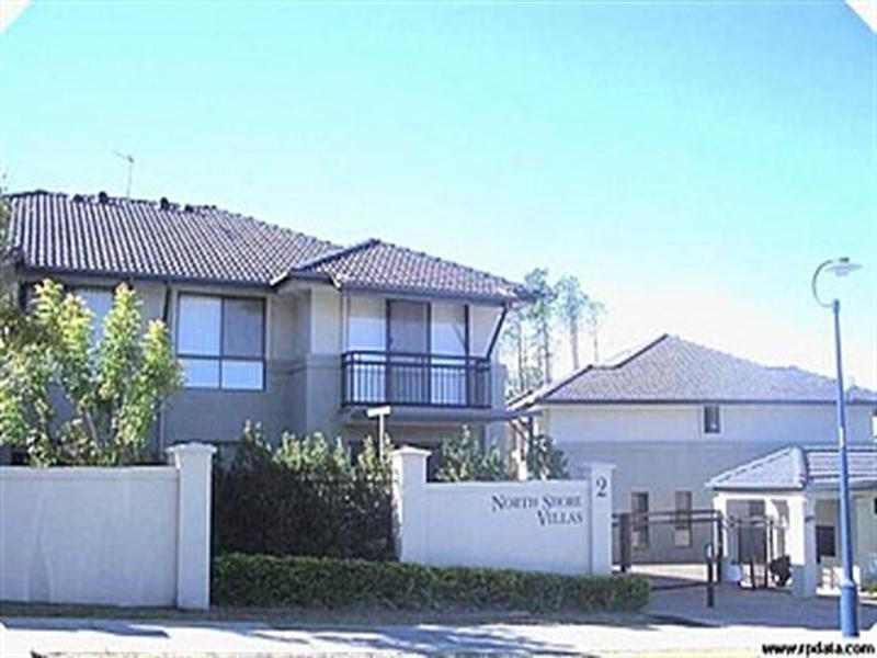 2/2 North Shore Drive, Varsity Lakes QLD 4227