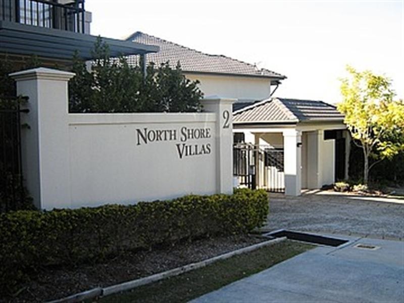 2/2 North Shore Drive, Varsity Lakes QLD 4227