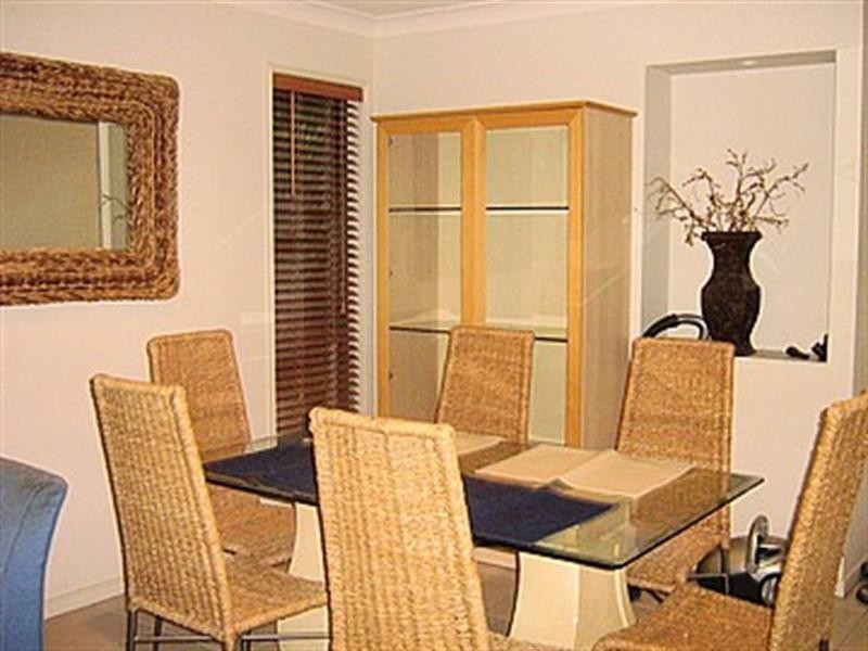 2/2 North Shore Drive, Varsity Lakes QLD 4227