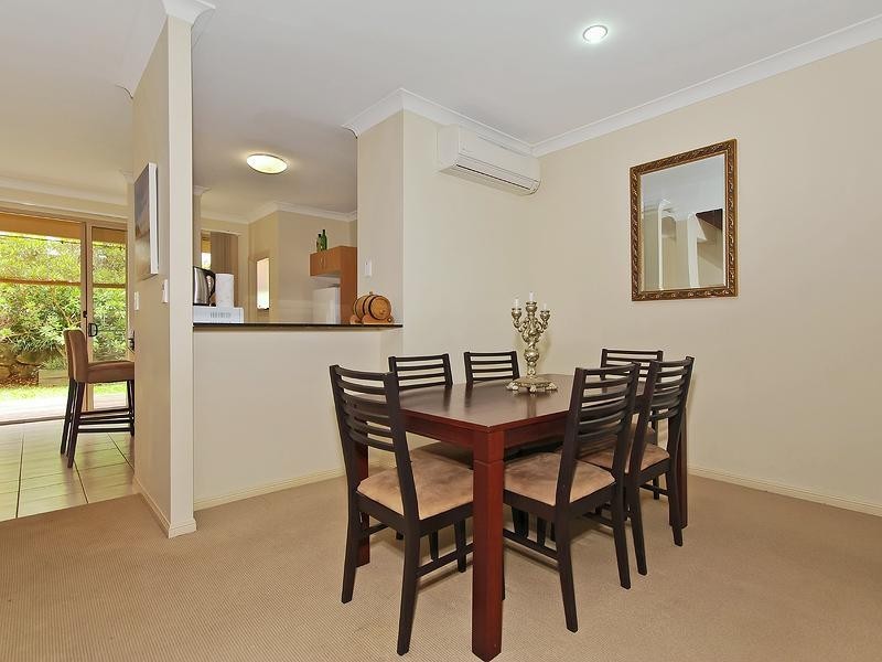 2/10 Glasshouse Drive, Varsity Lakes QLD 4227