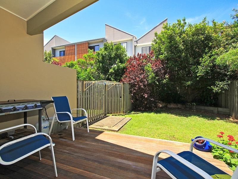 2/10 Glasshouse Drive, Varsity Lakes QLD 4227