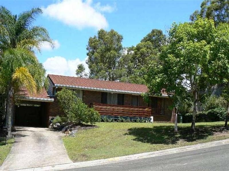 2 Beau Court, Highland Park QLD 4211