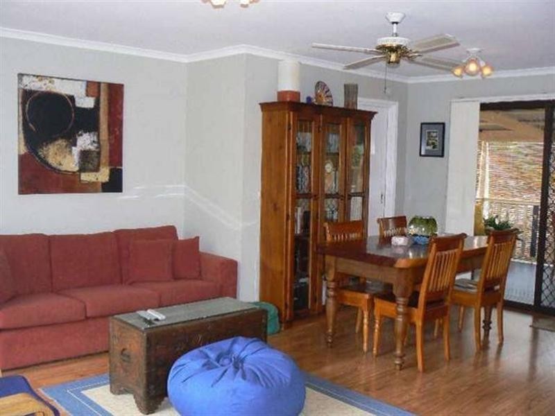 2 Beau Court, Highland Park QLD 4211