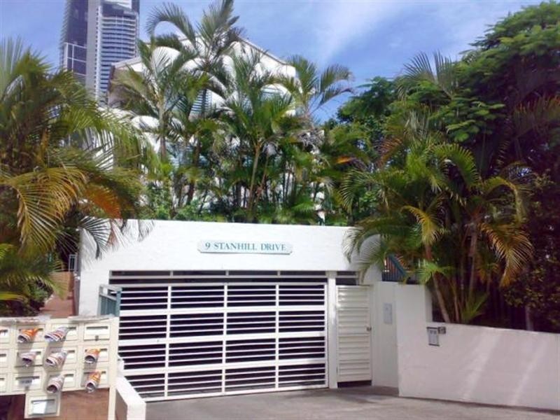 9 Stanhill Drive, Chevron Island QLD 4217