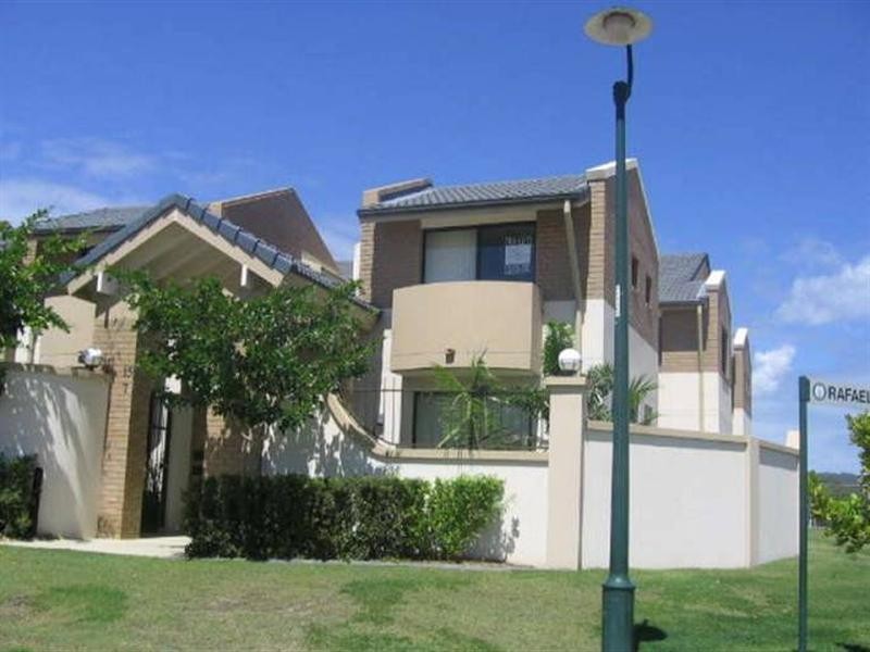 16/27 Ranier Crescent, Varsity Lakes QLD 4227