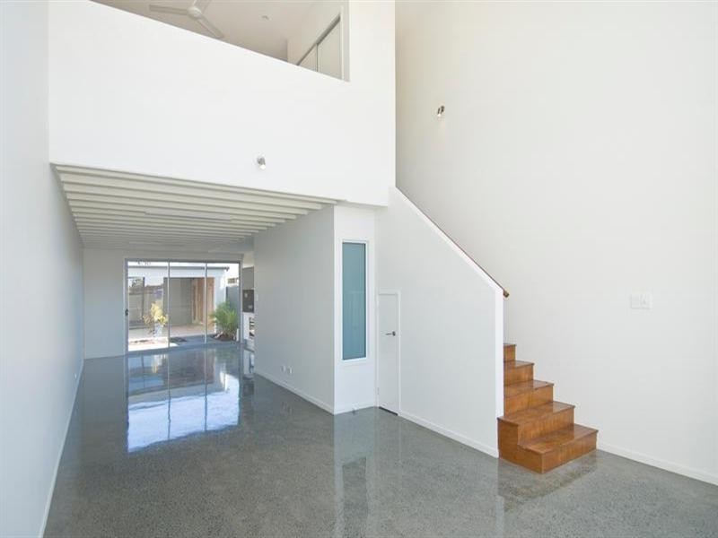 44 South Bay Drive, Varsity Lakes QLD 4227