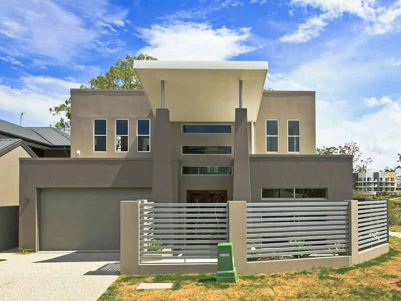 8 CAPE MARTIN Lane, Varsity Lakes QLD 4227