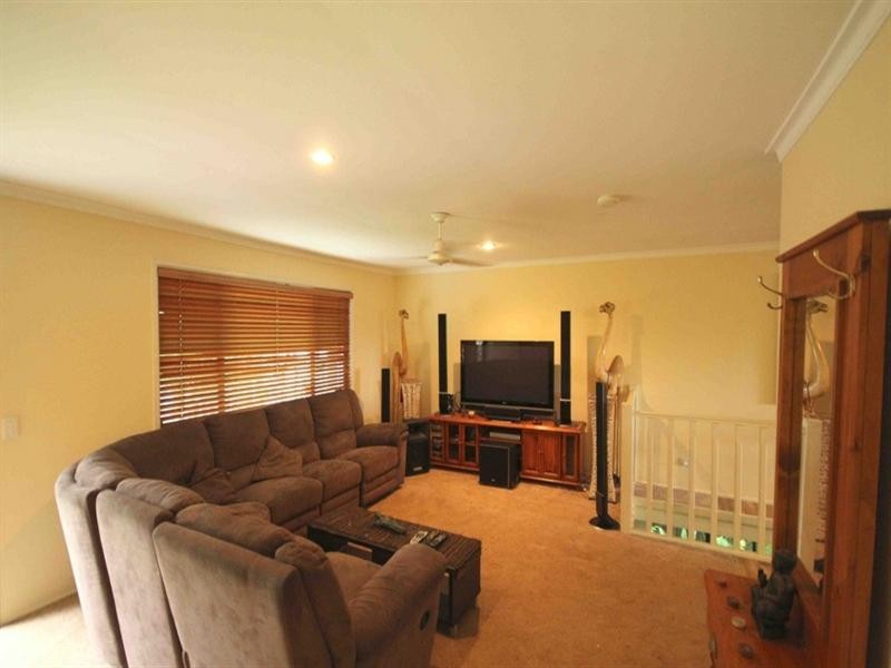 8 The Grange, Nerang QLD 4211