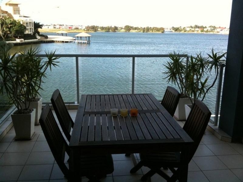 31 Watts Drive, Varsity Lakes QLD 4227