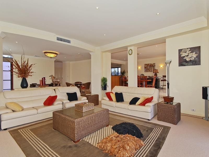 37 Sir Bruce Small Boulevard, Benowa QLD 4217