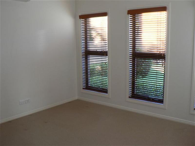 41 MEADOWLAKE Drive, Carrara QLD 4211