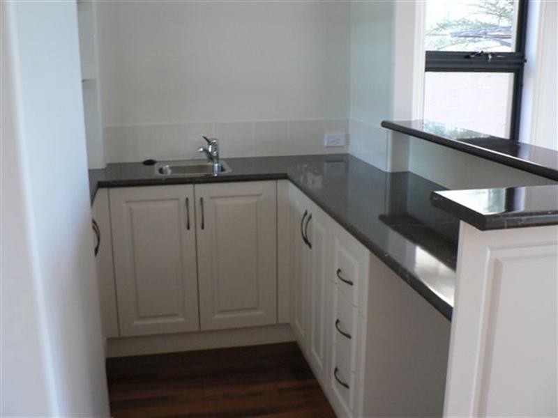 41 MEADOWLAKE Drive, Carrara QLD 4211