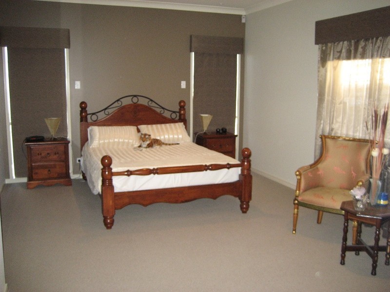 6 Campelles Avenue, Varsity Lakes QLD 4227