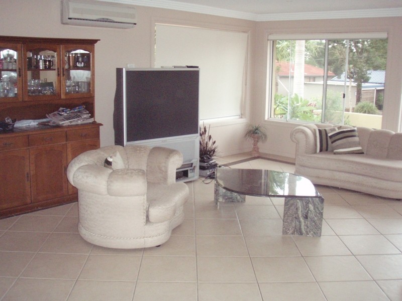 Ashmore QLD 4214