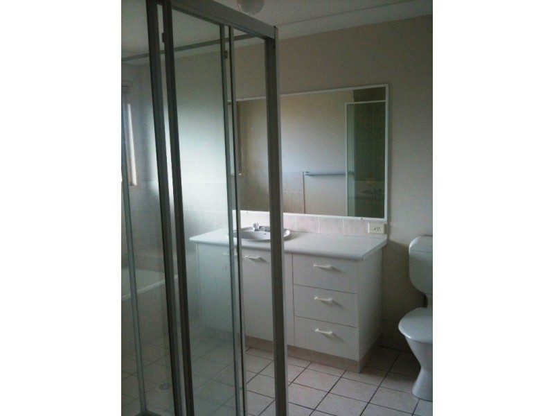 12/2 Cassowary Drive, Burleigh Waters QLD 4220