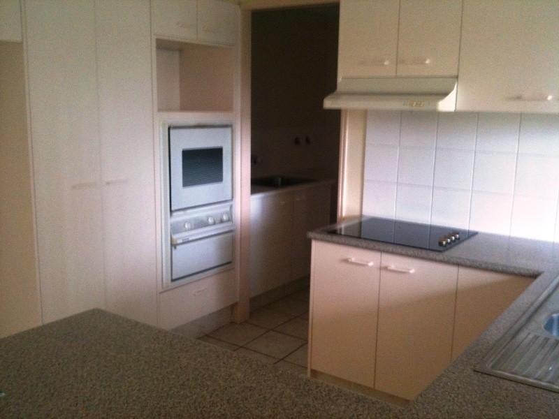 12/2 Cassowary Drive, Burleigh Waters QLD 4220